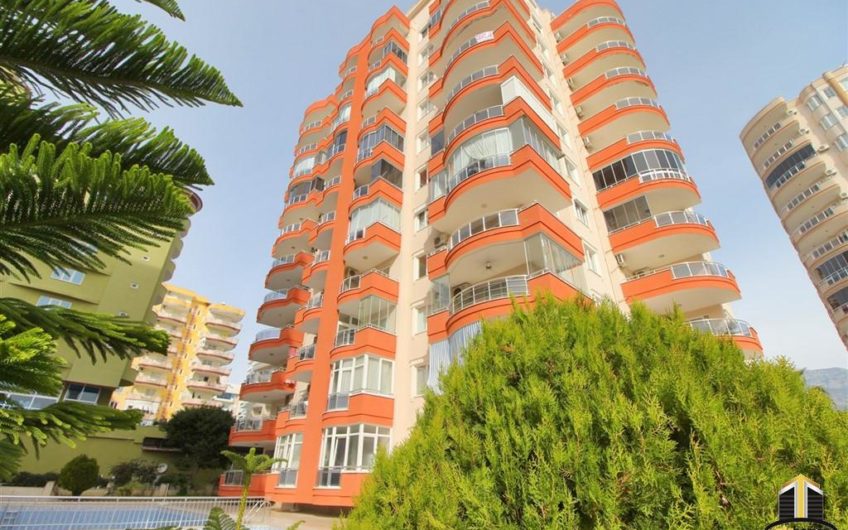 King size at first sea line in Mahmutlar