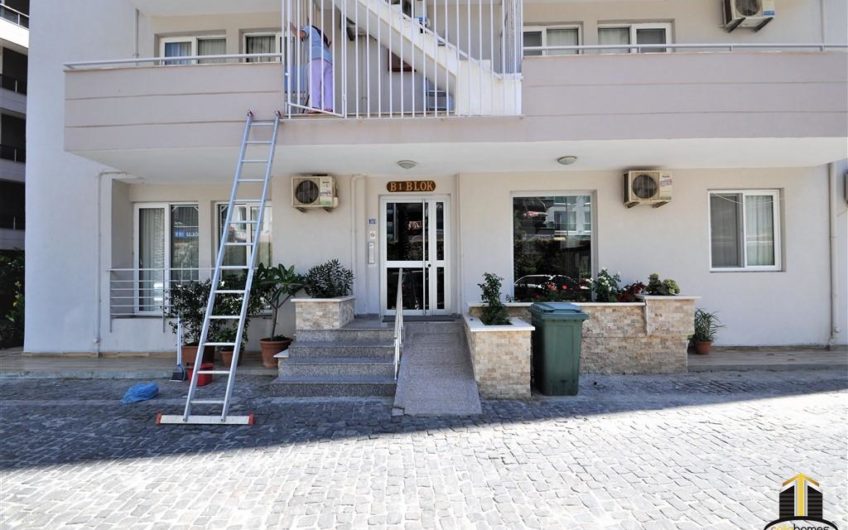 King size at first sea line in Mahmutlar