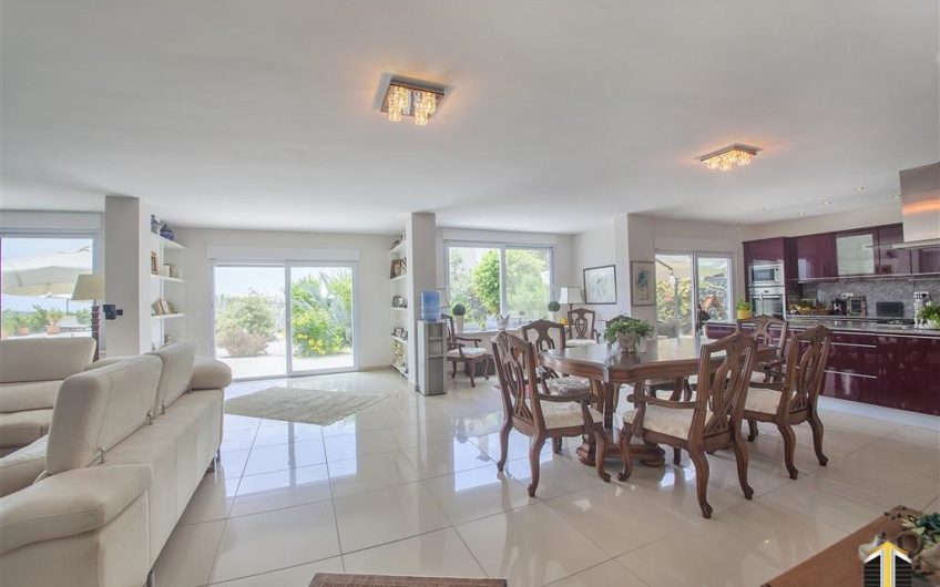 Luxury Penthouse For Sale in Hexa Residence in Kargicak!