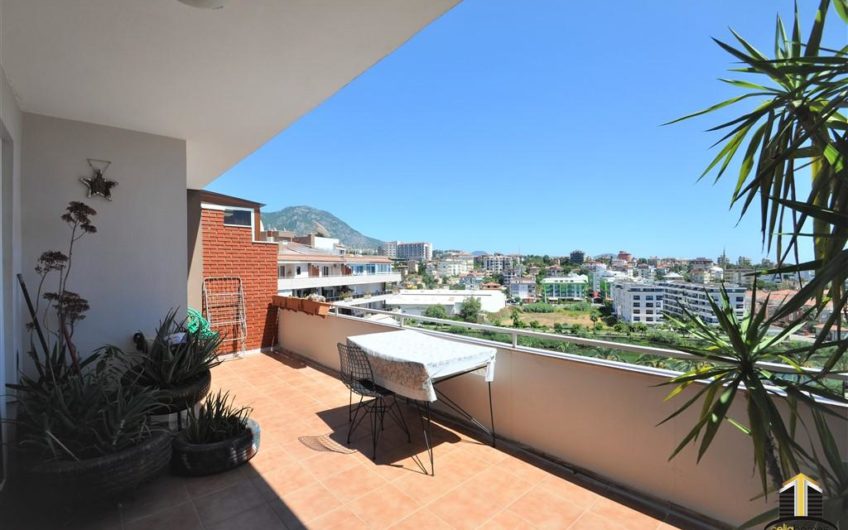 King size at first sea line in Mahmutlar