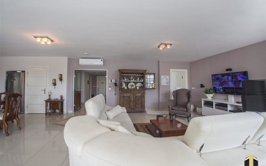 Luxury Penthouse For Sale in Hexa Residence in Kargicak!