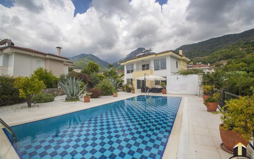 Luxury Penthouse For Sale in Hexa Residence in Kargicak!