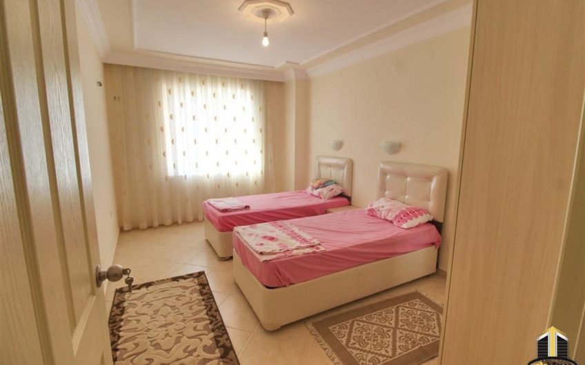 King size at first sea line in Mahmutlar