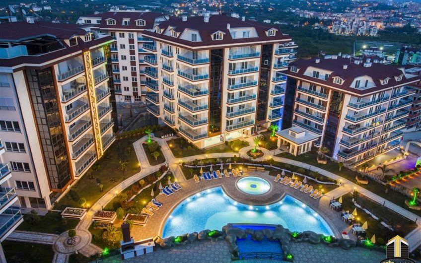 King size at first sea line in Mahmutlar