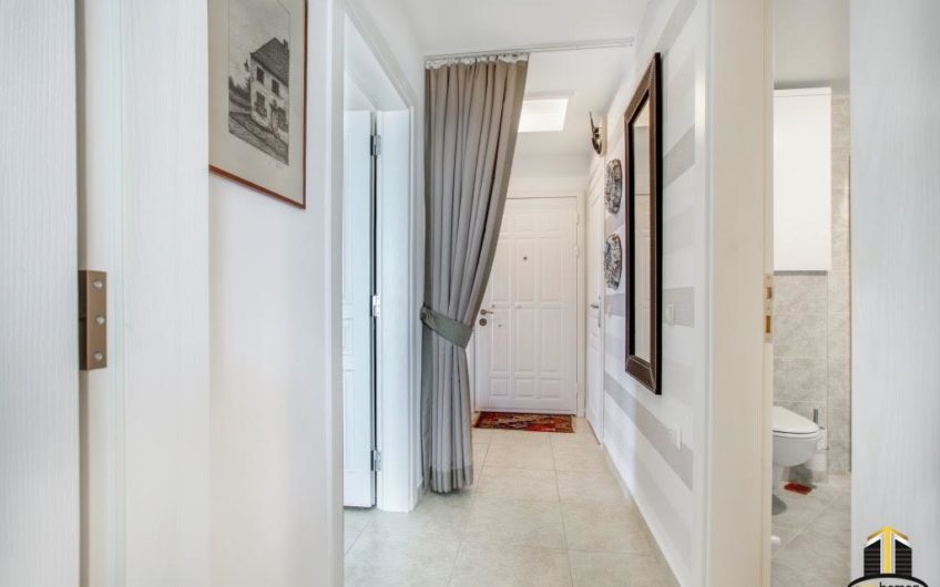 King size at first sea line in Mahmutlar