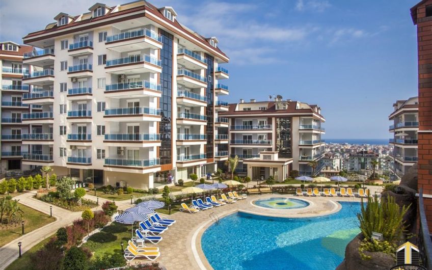 King size at first sea line in Mahmutlar