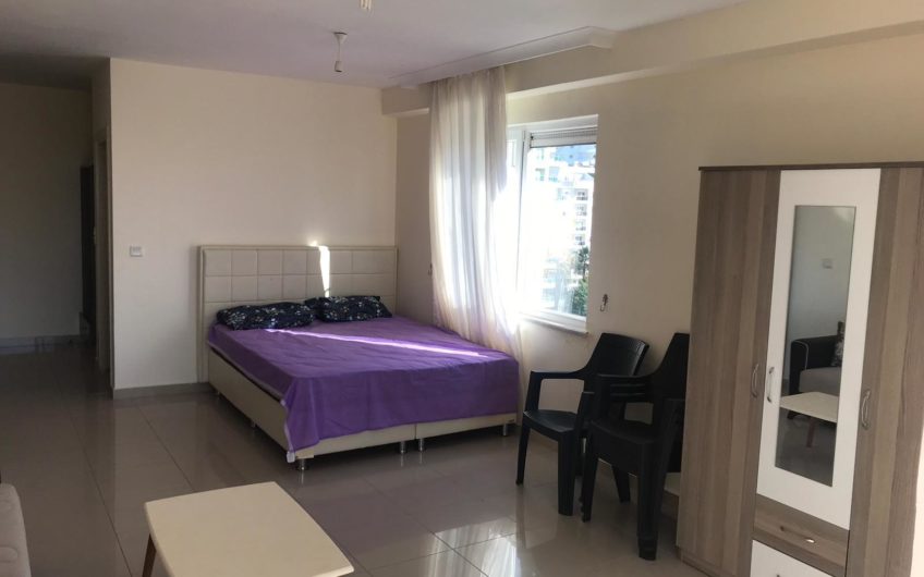 Fullt möbelard studio lägenhet i Mahmutlar