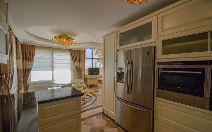 Neue LUX Villa mit Pool- und Meerblick in Kargicak