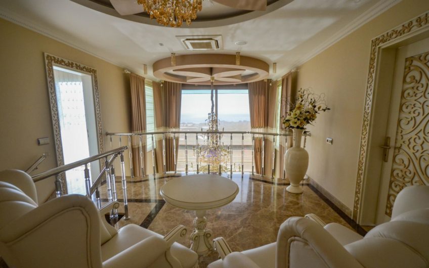 Neue LUX Villa mit Pool- und Meerblick in Kargicak