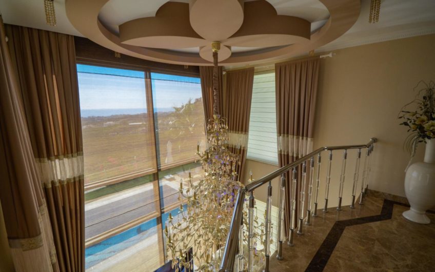 Neue LUX Villa mit Pool- und Meerblick in Kargicak