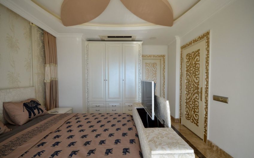 Neue LUX Villa mit Pool- und Meerblick in Kargicak