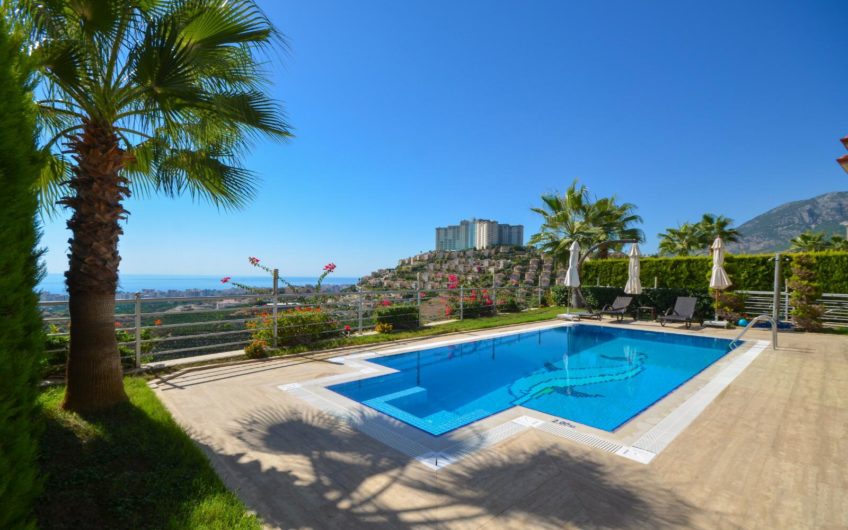 Neue LUX Villa mit Pool- und Meerblick in Kargicak