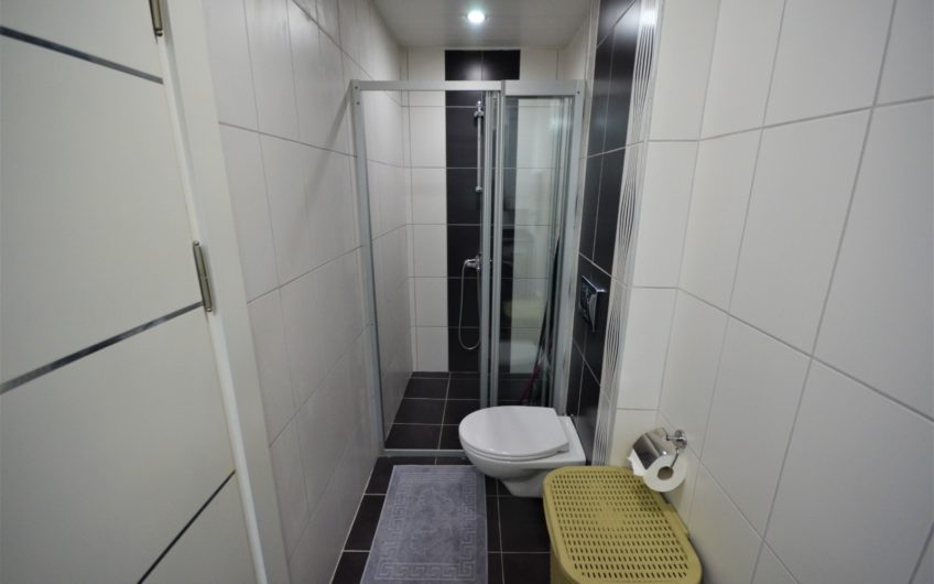 Tasarım yenilemeli, deniz kenarında geniş üç odalı penthouse