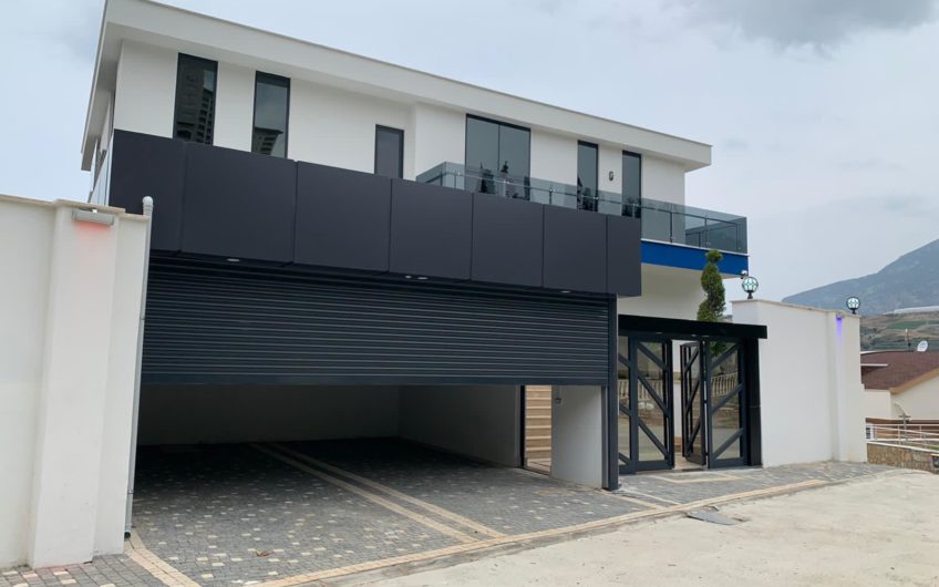 Luksus møbleret villa med havudsigt i Alanya