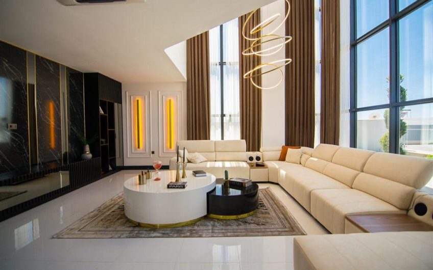 Luksus møbleret villa med havudsigt i Alanya