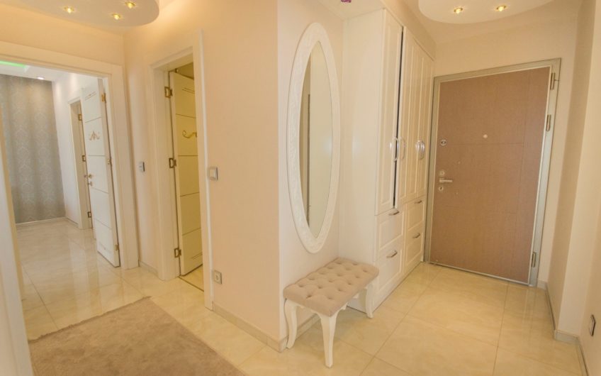 Empire Residence Mahmutlar’da deniz manzaralı rahat daire