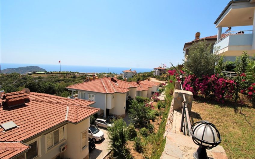 Villa 3+1 deniz manzaralı