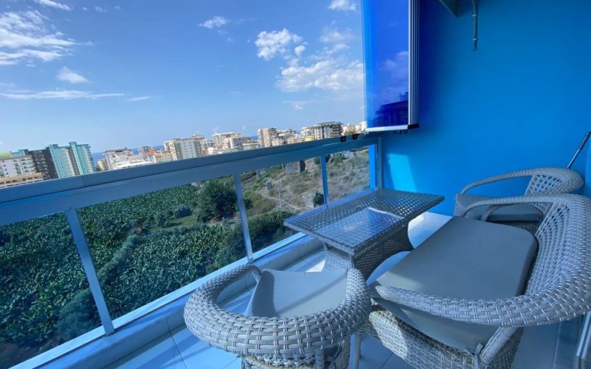 Apartment 3 + 1 im Blue Tower-Komplex in Mahmutlar